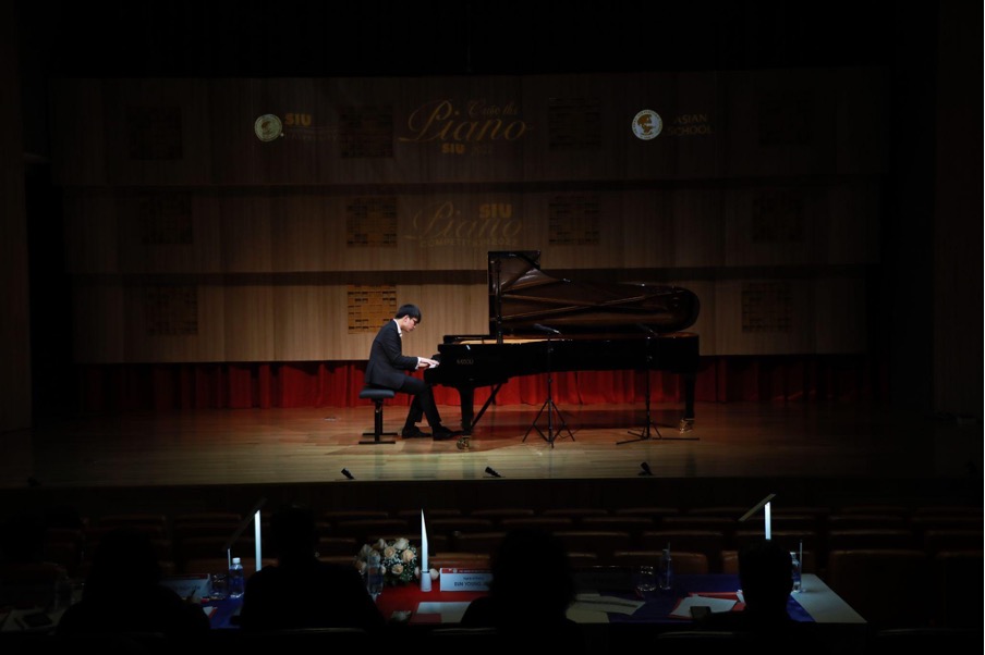 Vòng Bán kết Cuộc thi SIU PIANO 2022 diễn ra ngày 27/7/2022 tại Nhà hát Diên Hồng, với sự tham gia trình diễn của 14 thí sinh.