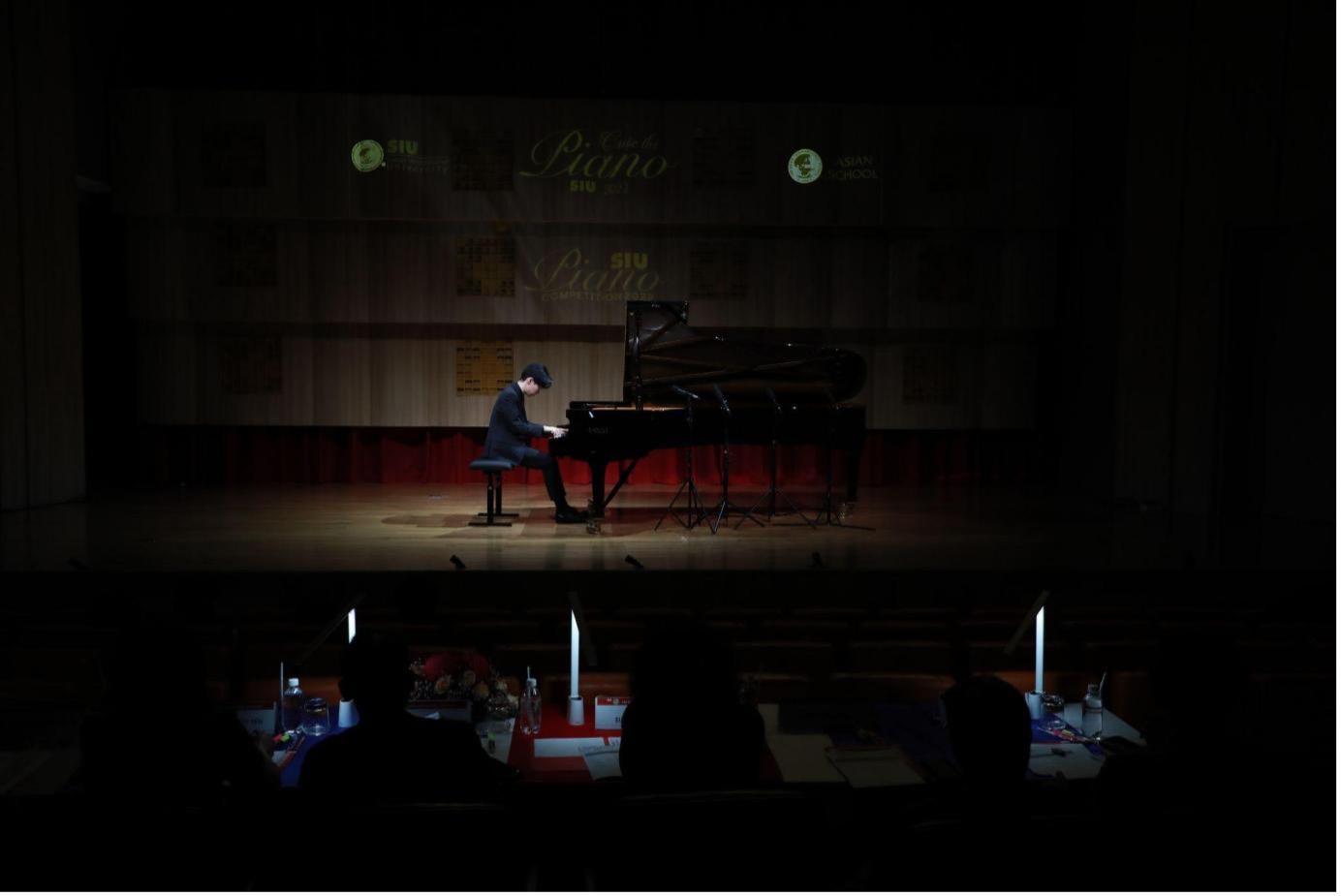 Vòng Bán kết Cuộc thi SIU PIANO 2022 diễn ra ngày 28/7/2022 tại Nhà hát Diên Hồng, với sự tham gia trình diễn của 17 thí sinh Vòng Bán kết Cuộc thi SIU PIANO 2022 diễn ra ngày 28/7/2022 tại Nhà hát Diên Hồng, với sự tham gia trình diễn của 17 thí sinh